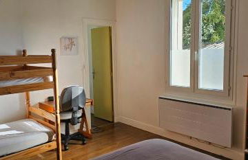 Appartement F2 Orléans 42m2, parking, 4 couchages et lit bébé - Foto 13