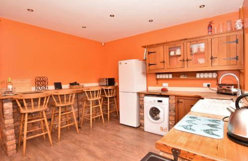 4 Bed in Whaley Bridge oc-pk535 - Photo 5