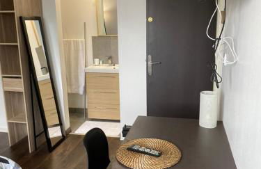 Superbe Chambre parentale avec salle de bains privée et WC privés, wifi, cuisine - Foto 4