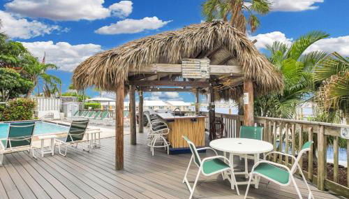 Andros - Spacious 2x2 Waterfront Condo - Photo 3