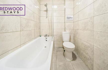 Everest Lodge Serviced Apartments for Contractors & Families, Free WiFi & Netflix By Redwood Stays - Foto 38