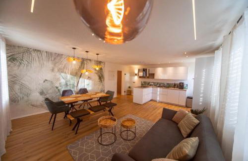 P-Hosting Modernes Apartment zwischen Ravensburg und dem Altdörferwald, 110qm, Familienfreundlich, Separater Eingang, Kaffeevollautomat, Bäcker und Pizzeria 15 Meter, Spielplatz 50 Meter, 20 Km zum Bodensee, 30Km in die Berge - Photo 32