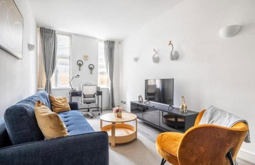 Luxury 2 Bedroom Apartment near London Bridge Sleeps 6 - Photo 1