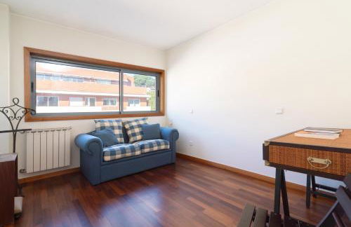 Host Wise - Homely Large Flat - Balcony - Foto 11