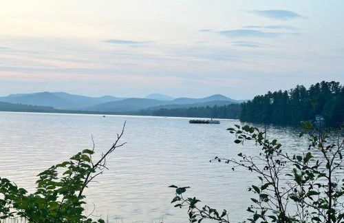 Luxe Modern Lakefront Oasis - Hot Tub, Sunset Views, Pet & Family Friendly! Close to UMF! - Foto 71