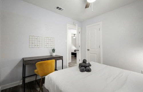 Upscale 3BR 2B Cozy Home with Pool & Grill - Foto 22