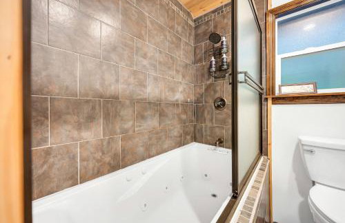 Chalet Seraphina - Cozy Pet Friendly Hot tub - Photo 32