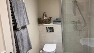 Unique garden flat in converted chapel - Hungerford - Foto 5, towels, Shower
