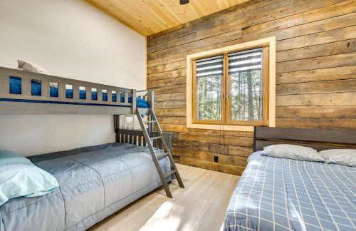 Porch and 1-Acre Yard White Mountains Hideaway - Foto 18