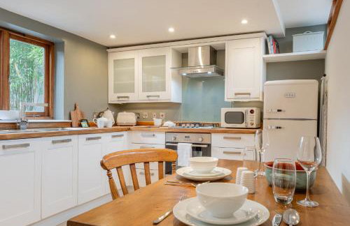 The Coach House - Beautiful Home in Cheltenham! - Photo 135