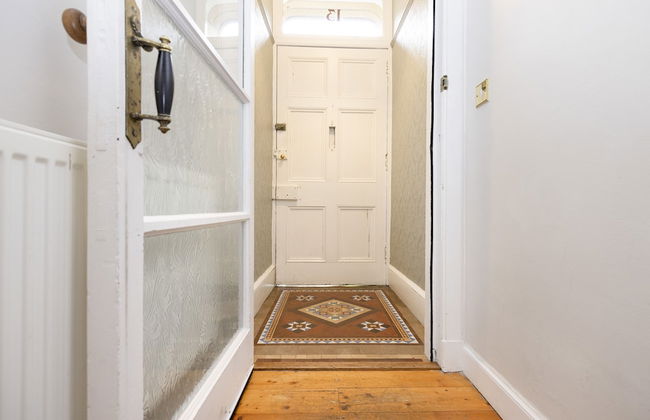 JOIVY 3-Bed Meadows Flat Near Castle & Royal Mile - Photo 22