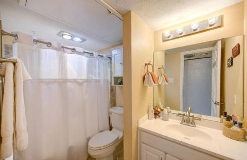 Serene Lakeside Beauty - Photo 14