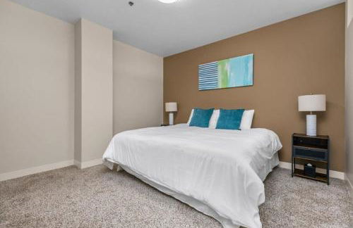 2BR Downtown Apartment with Gym & Deck - Foto 20