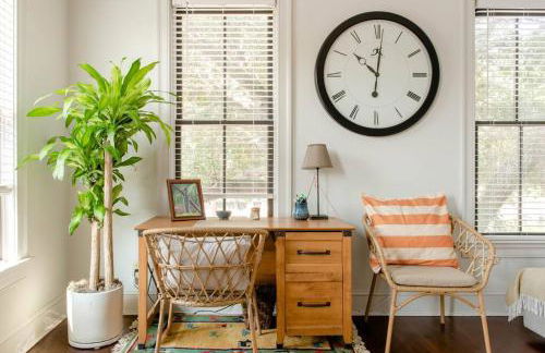 Elegant Sunlit Home with Private Rooftop Oasis - Foto 15