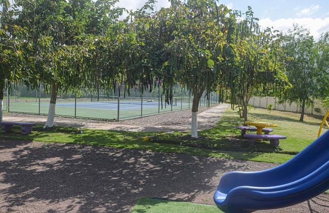 HAPPY HOLIDAYS at Drax Hall Country Club - Foto 31