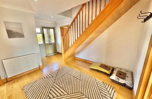 Stunning 7 Bedroom Escape Near New Forest and Beach - Large Garden - Serene Setting - Sleeps 14 - Foto 74