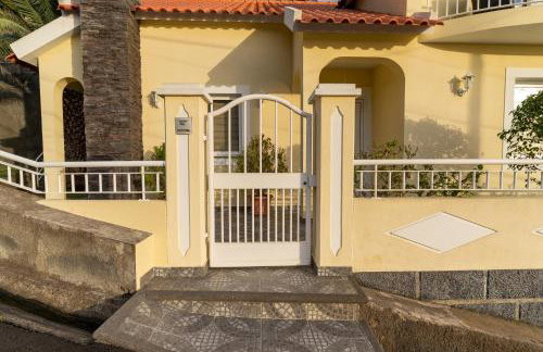 Vanda House com 2 Quartos Vista Mar e montanha no centro da Ilha - Foto 9