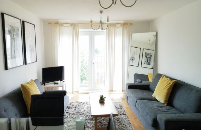 Bright & Modern 2BR Apartment Parking - Foto 10