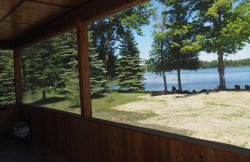 Bass Bay Getaway | Lakefront Family Cottage - Foto 54