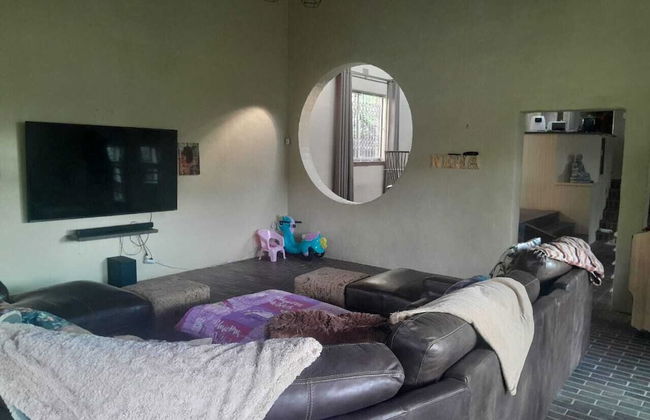 Fully Furnished Self Catering Home Away From Home - Foto 7