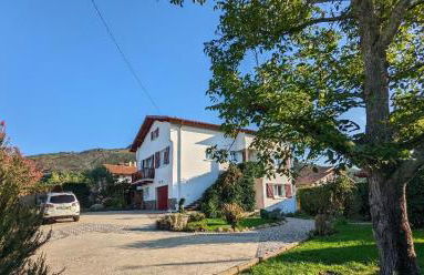 Lau Haizeak Meublé 3 étoiles Ascain - Foto 1