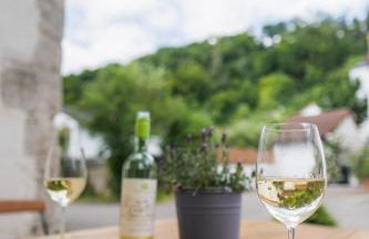 Gehobenes Ambiente in historischer Wohnung - Photo 43