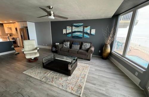 DIRECT OCEANFRONT NO-DRIVE BEACH CONDO - Photo 9