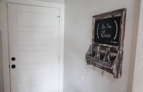 The Haven on Loveless Street with Game Room - Foto 28