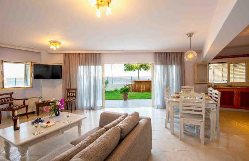 Salty Breeze - Photo 44