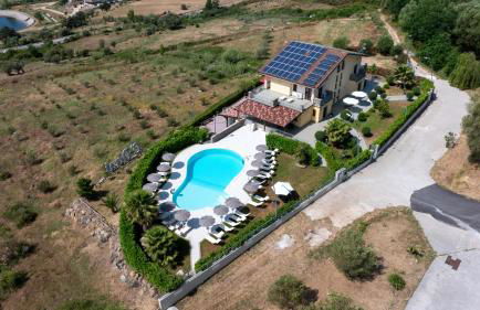 Agriturismo L'Oasi - Foto 1