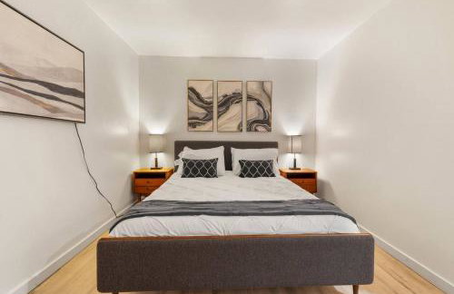 Riverfront w Cedar Hottub, Sauna, Movie Theatre - Photo 6