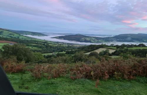Cosy couples bolthole heart of Brecon Beacons - Photo 7