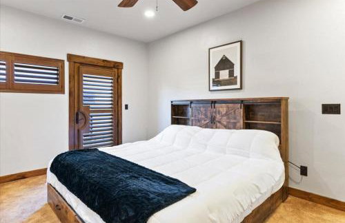 Reno Basecamp 2 King Suites, Walk to Food and Fun - Foto 16