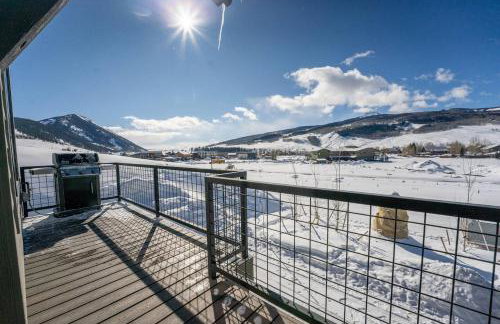 Hot Tub, Views, Walk to Coffee, Luxury Retreat - Photo 7