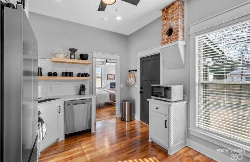 The Price House - Photo 20