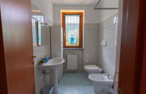 House of Camellias - Ground Floor with Garden - Foto 29