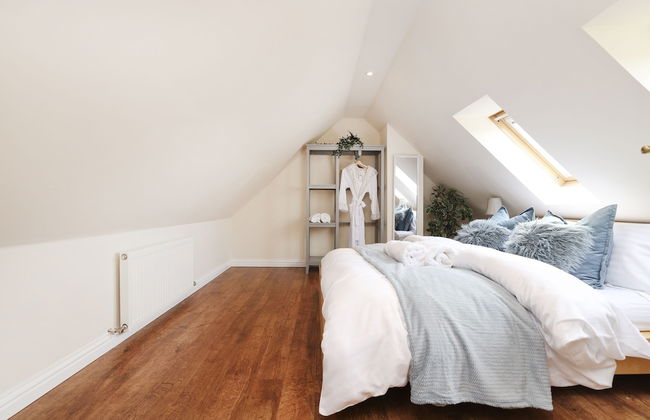 JOIVY Greenknowes Lodge With Hot Tub And Wood Burning Stove - Foto 34