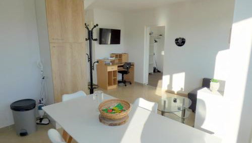 37m2 lumineux face gare SNCF, WIFI, NETFLIX, café et thé offerts - Foto 5