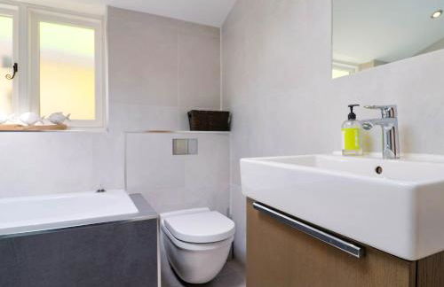 Upper Cottage - Photo 43