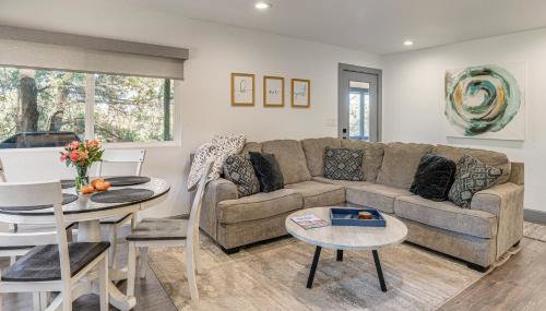 Relax Fireside Prescott Retreat with Hot Tub! - Foto 4