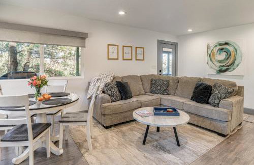 Relax Fireside Prescott Retreat with Hot Tub! - Foto 4