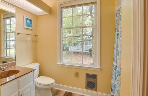 Cottage with Deck and Pool Access about 6 Mi to Beach - Foto 19