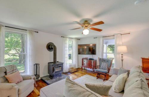 Hot Tub Soaks and Fireside Nights! Marshall Cottage - Foto 6