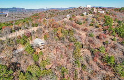 Secluded Tuskahoma Retreat with Deck and Views! - Foto 30