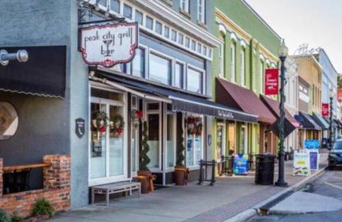 Private, Updated Townhouse in DT Apex - Foto 32