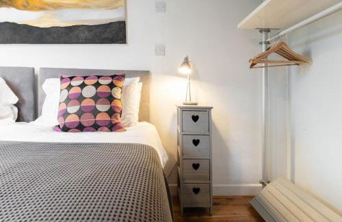 Stunning 6 Bedroom with Swimming Pool & Sauna! - Foto 67