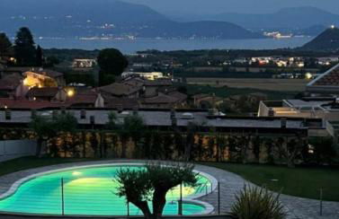 Bilocale in residence vista lago con piscina - Foto 3