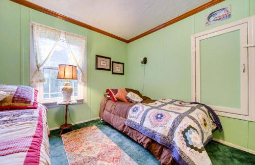 Pet-Friendly Smoky Mountain Getaway with Fire Pit! - Foto 24