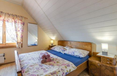 Rustic Cottage With Heated Pool - Happy Rentals - Foto 9