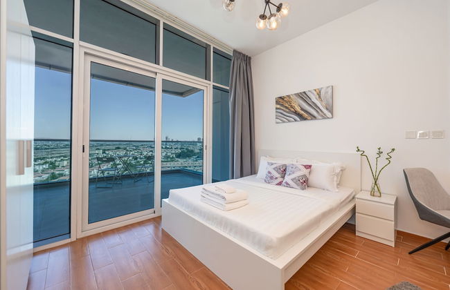 Luxury StayCation - Al Jawhara Tower Studio Apt in the Heart of Dubai - Photo 2